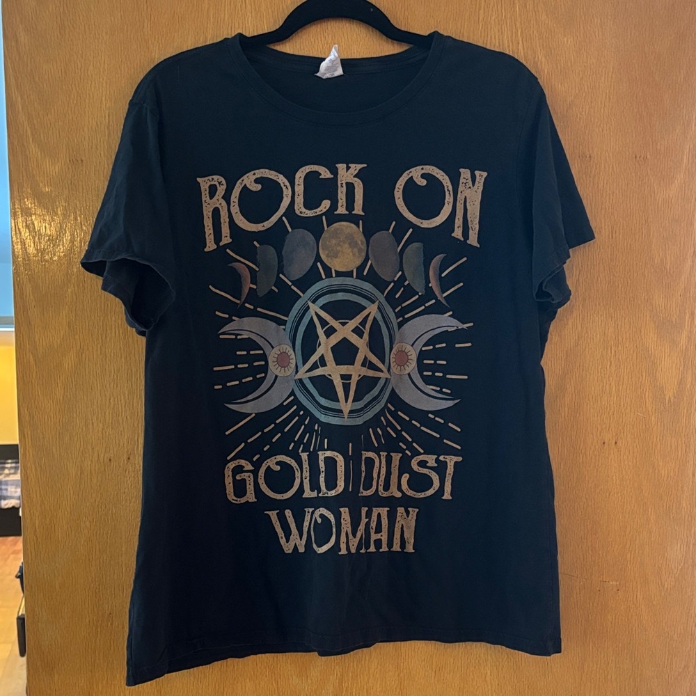Amazon Gold Dust Woman T-Shirt